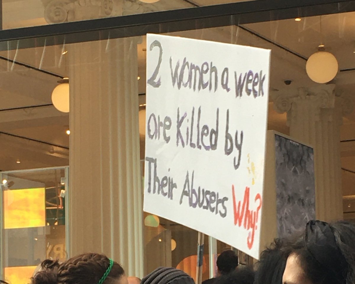 lesbri1's tweet photo. For #IWD2020 I went to #MWR2020 with #sinfronteras part of @lawrsuk The sad reality is that migrant women are afraid to report #domesticviolence so we are using our voices for those who can’t #StepUpMigrantWomen #womeninmarch #powerfulwomen https://t.co/hljR3RXF1P