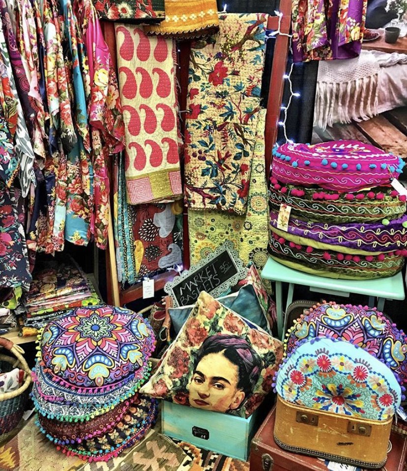 DeepEllumArts's tweet image. Incredible artistry can be found anywhere at #DEAF2020, especially at Cane Run Road&apos;s booth 😍