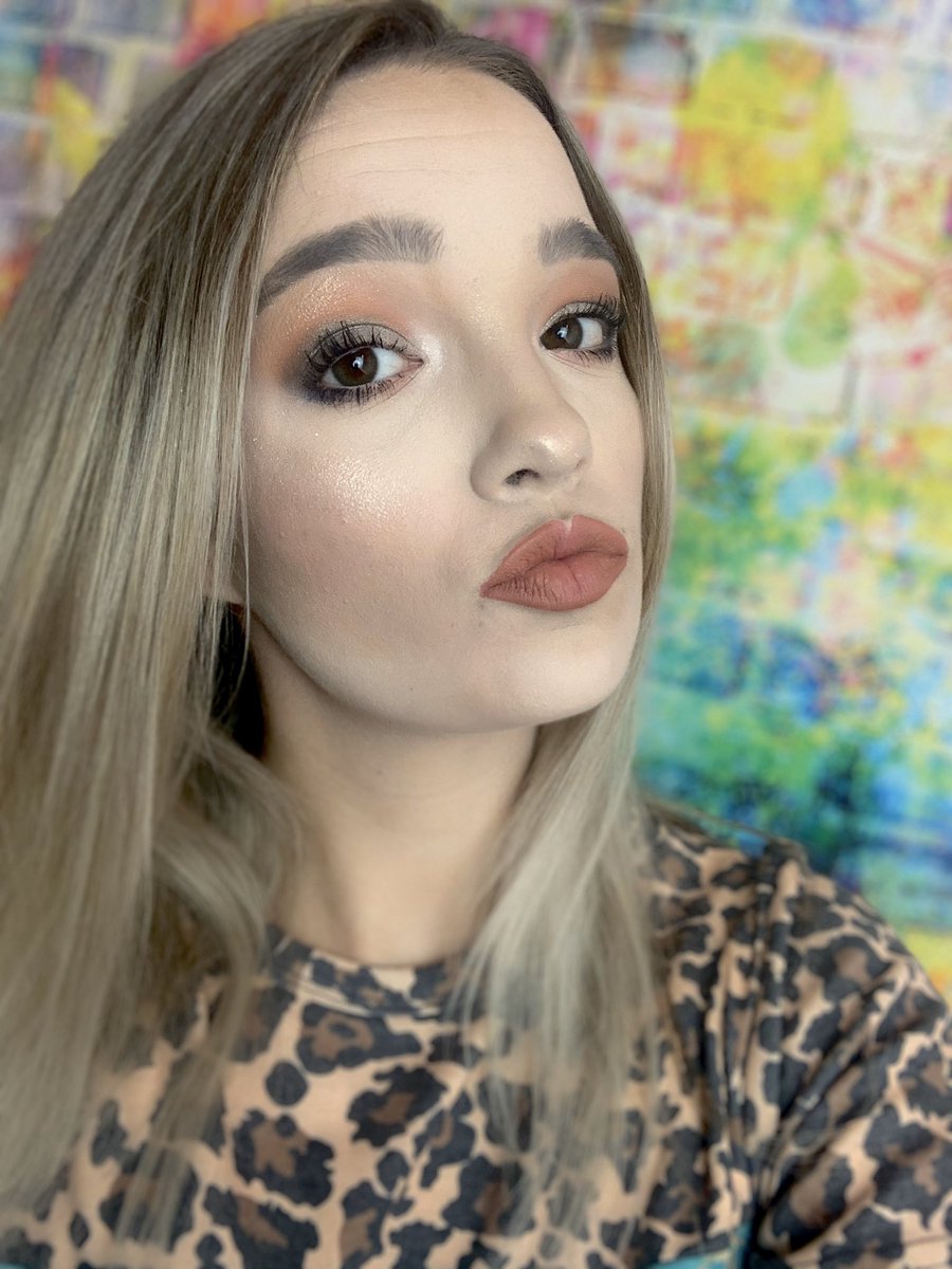 meganrshelly's tweet photo. Today’s look using @JeffreeStar & @shanedawson #ConspiracyPalette
#neutrals #makeup #jeffreestar #pr2020 #makeupartist #mua #talent #beauty #youtube #beautyinczech #kyliejenner #colourpop #makeuplooks #eyeshadow #easylooks #makeupspeaks #happyplace #lovemakeup #colorful #prlist https://t.co/it4xv9vqKv