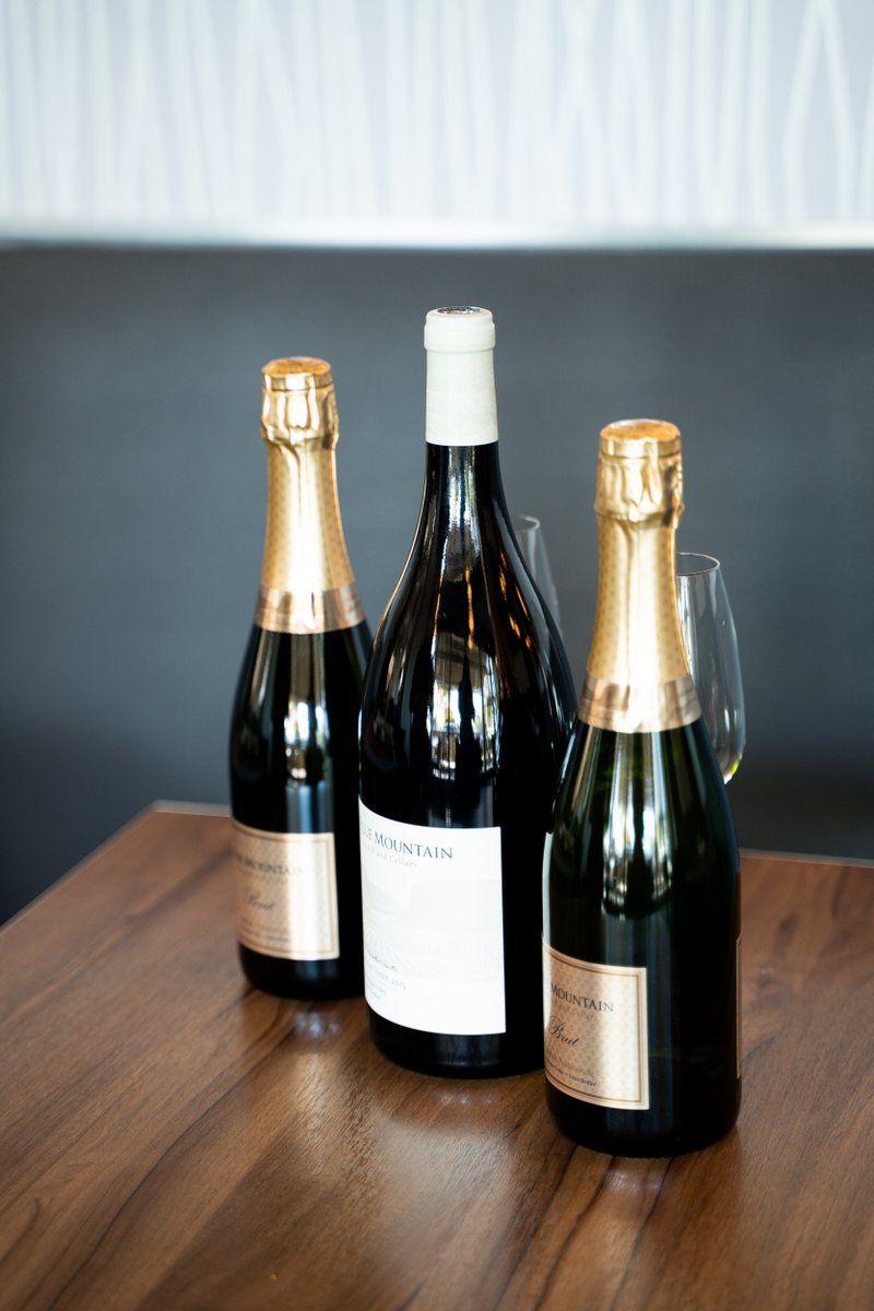 There is only one thing better than a glass of #champagne. A bottle. 🍾

We have 25% off all #bottles of #bubbly today - come and celebrate #SparklingSaturday with us. Check out our full wine, cocktail and bubbly list: soo.nr/tKAU