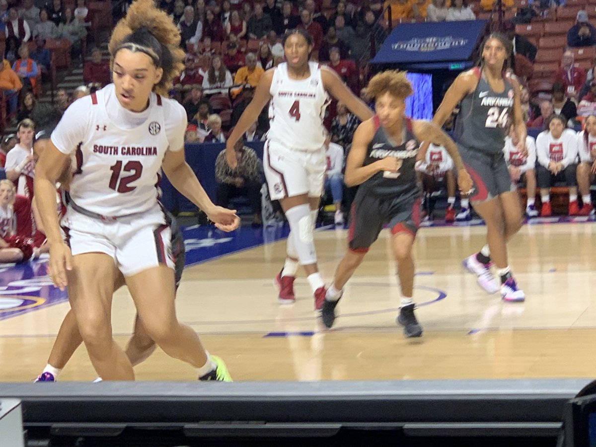 KYHuangs's tweet photo. And we’re underway with Arkansas vs South Carolina in semifinal No. 1 of SEC Women’s Basketball Tournament. Furious opening minutes. Hogs on top 6-3. https://t.co/lC5XW0q6QU
