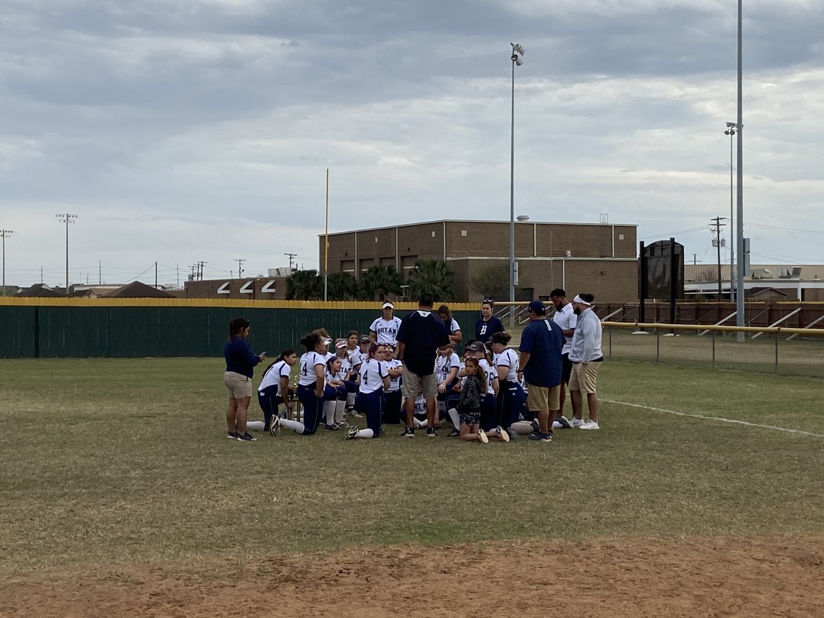 nathanrod0124's tweet photo. Hard work does pay off indeed. The lady Vikes worked hard this week in Brownsville. 6-0. Win over Edinburg Vela 8-1!!! ⁦@BHSsoftball⁩ https://t.co/54kj44Q0qw
