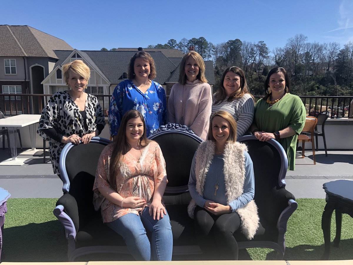 jamieeads's tweet photo. Enjoyed spending some girl time with our football wives celebrating the upcoming addition of 2 babies to our family! #babyboyEads #babygirlMcCoy #Rocketbaby https://t.co/iUTctPNwls