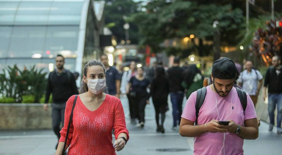 Estadao's tweet image. ATUALIZAÇÃO: Subiu para 19 o número de casos confirmados do novo coronavírus no Brasil bit.ly/2Typ8kg