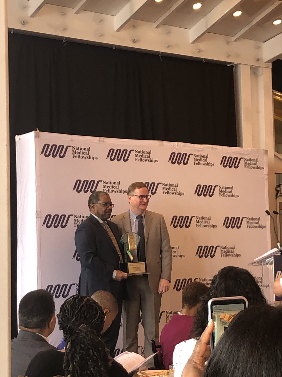 ARCHDrNguyen's tweet photo. @NMFonline @SutterHealth Our very own Dean of @UCSFMedicine School of Medicine @TalmadgeKing receiving the Bay Area @NMFOnline Excellence in Academic Medicine Award from @ucsf Chancellor Hawgood! 300+ papers and 10+ books, and a champion for #diversity and #healthequity #DifferencesMatter https://t.co/FIA5XdZ2PJ