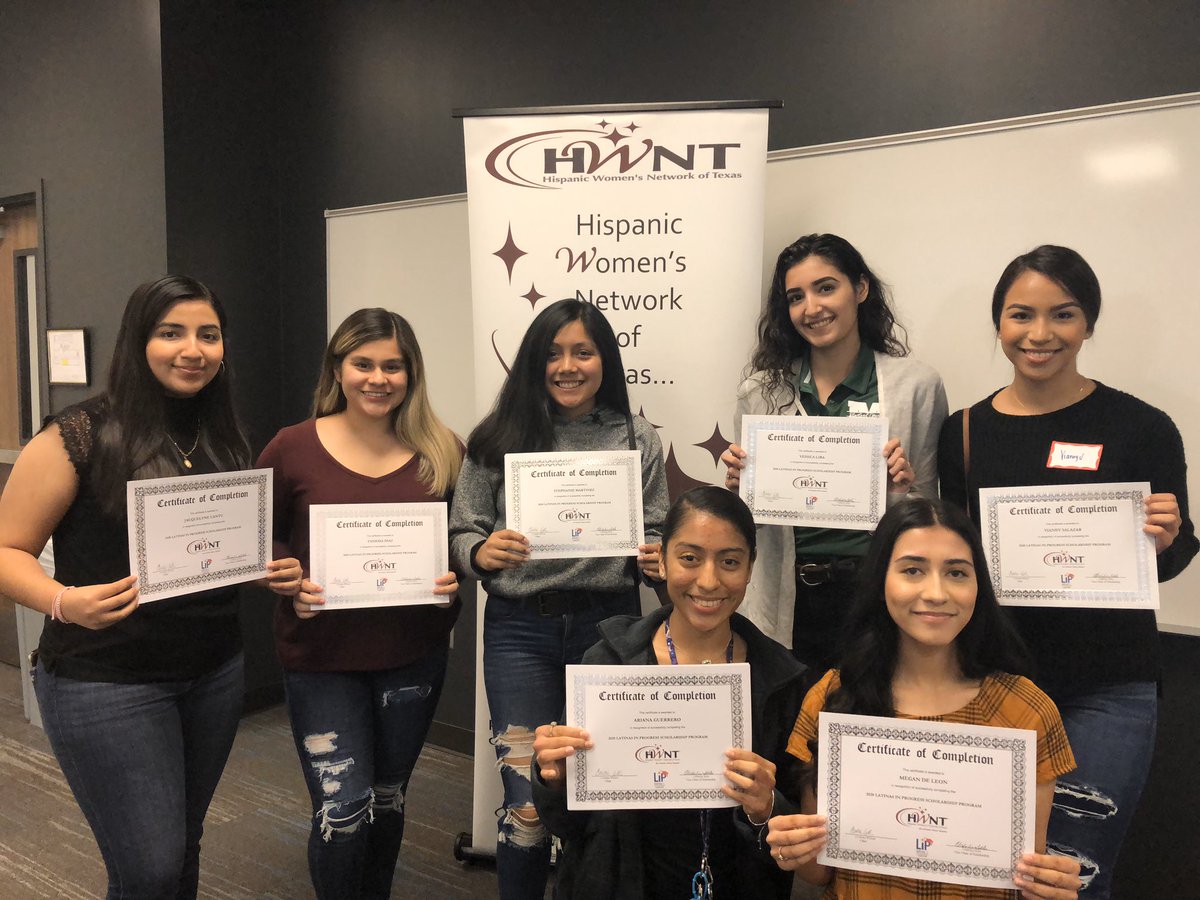 PSJAMemGoCenter's tweet photo. Wolverine women finishing the Latinas in Progress Program strong!! 💪🏾💪🏾#latinasinprogress #psjaproud #hispanicwomensnetworkoftexas #LIP #workinghard https://t.co/2kTwSsiV9R