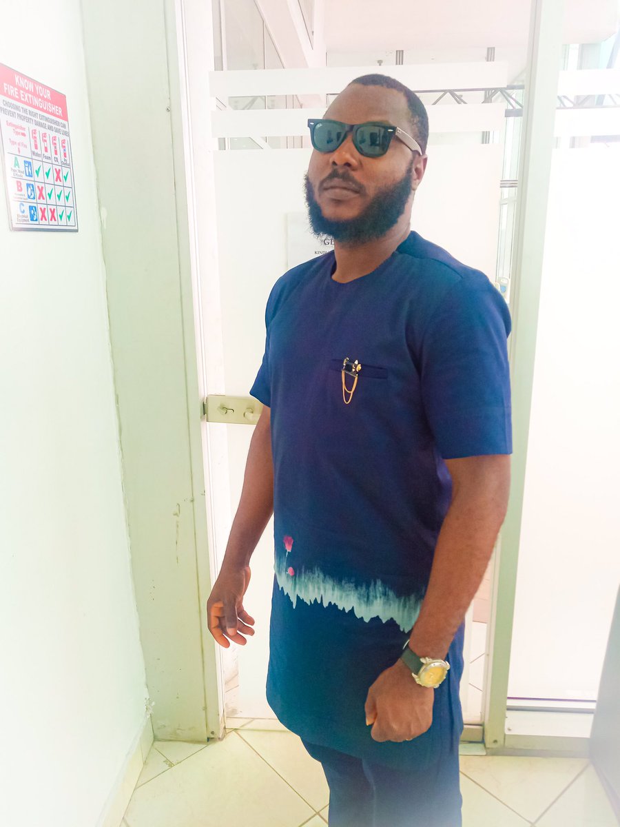 HamedTailor's tweet image. Go all out and be at your best, you don’t know who is observing. -Idris Hamed O.

Shop this look now: @Stessors 08023951056

Available in size: M, L, XL and XXL

#DeeperBlue #FrontDesign #RoseFlower #MensFashion #Fashionista #Stessors #LagosFashion #stessorsclothingco✂️
