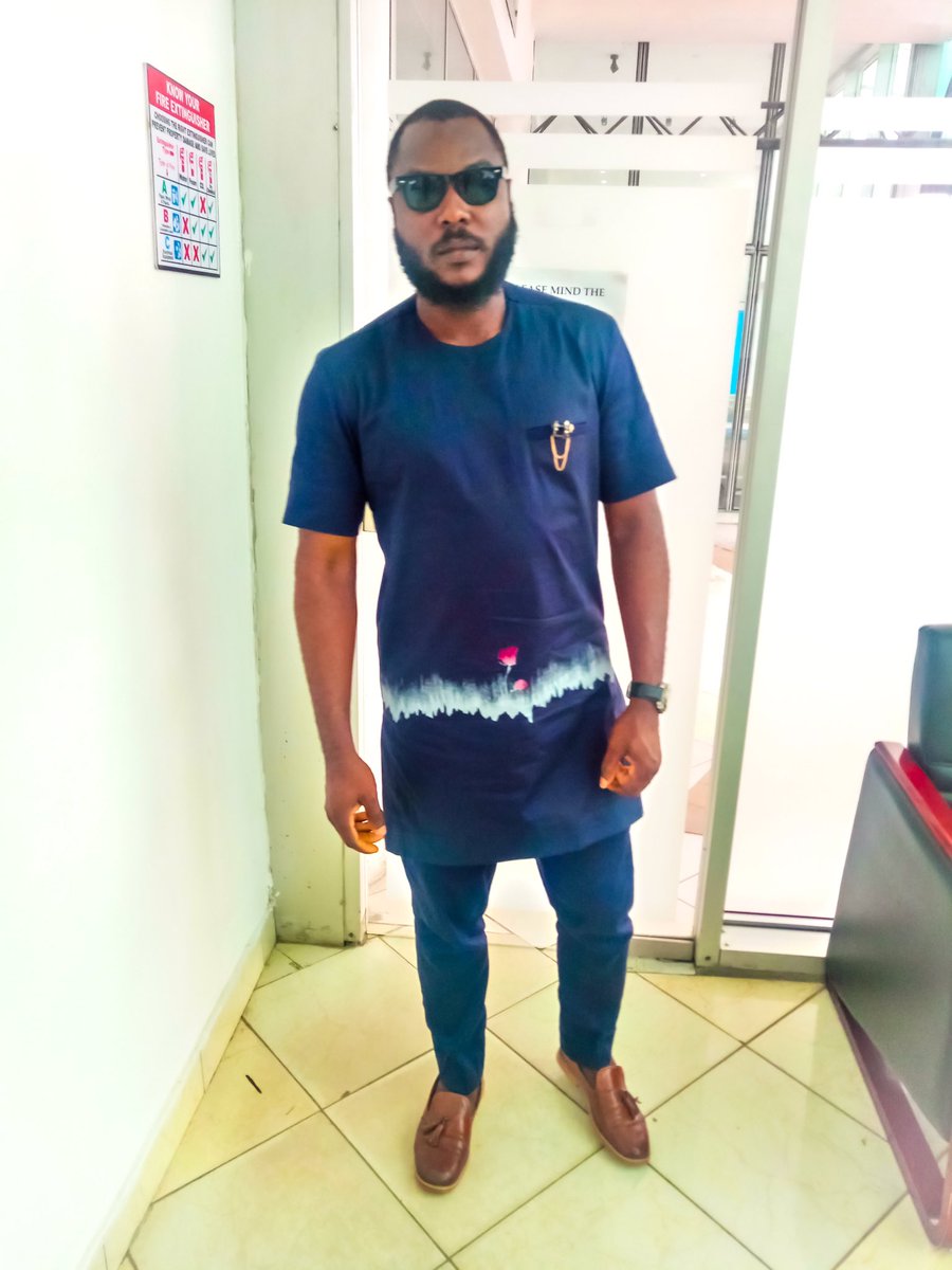HamedTailor's tweet image. Go all out and be at your best, you don’t know who is observing. -Idris Hamed O.

Shop this look now: @Stessors 08023951056

Available in size: M, L, XL and XXL

#DeeperBlue #FrontDesign #RoseFlower #MensFashion #Fashionista #Stessors #LagosFashion #stessorsclothingco✂️