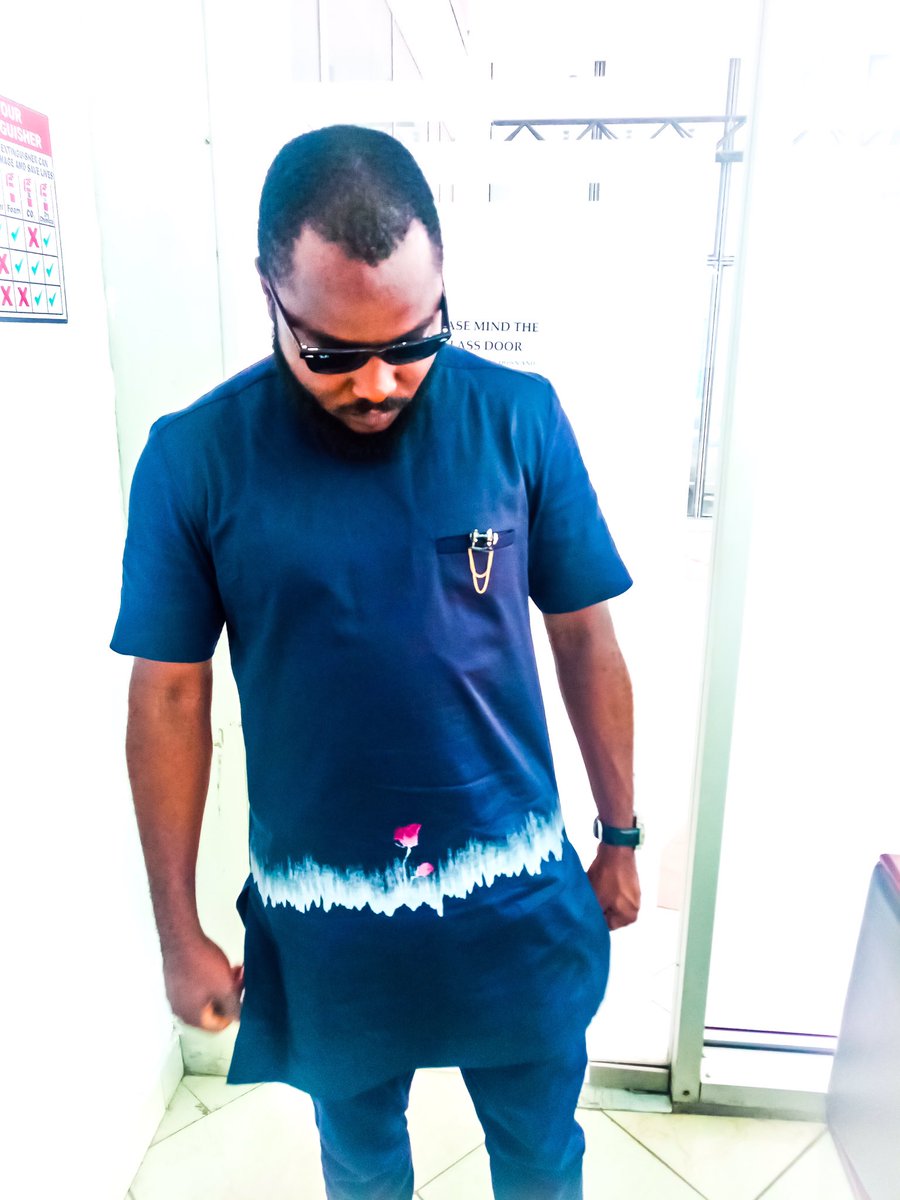 HamedTailor's tweet image. Go all out and be at your best, you don’t know who is observing. -Idris Hamed O.

Shop this look now: @Stessors 08023951056

Available in size: M, L, XL and XXL

#DeeperBlue #FrontDesign #RoseFlower #MensFashion #Fashionista #Stessors #LagosFashion #stessorsclothingco✂️