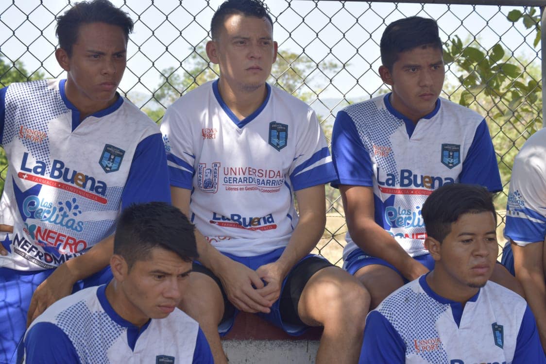 gerardobarrioss's tweet photo. 🟠🟡🟠 Listos para el partido de mañana vs C. D. Dragón! https://t.co/4pIpeT7uS9