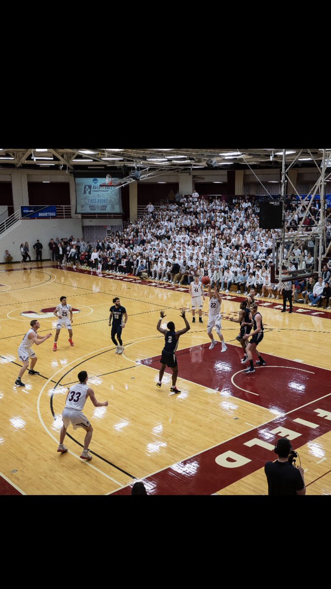 BirthplaceBBall's tweet photo. Lets run it back!
Battling for a Sweet Sixteen berth tonight - we need our crowd more than ever! #ShakeBlake https://t.co/beobtyXHDu