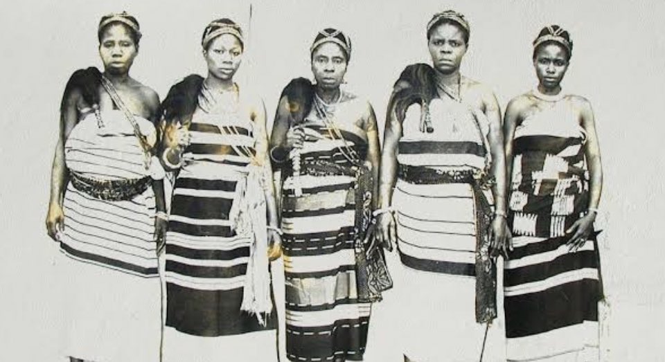 AmnestyNigeria's tweet photo. Aba Women’s Riot:
Nov. 1929, in the face of fierce repression and draconian regulations, market women successfully organized protests that resulted in a change:
#IWD2020 #Nigeria🇳🇬 https://t.co/G28AodDbIO