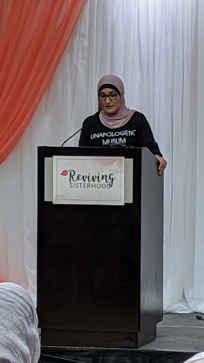 salfaham's tweet image. Linda Sarsour, reading an excerpt from her new book: "We Are Not Here to be Bystanders" 

m.barnesandnoble.com/w/we-are-not-h…

#RightTimeRightNow