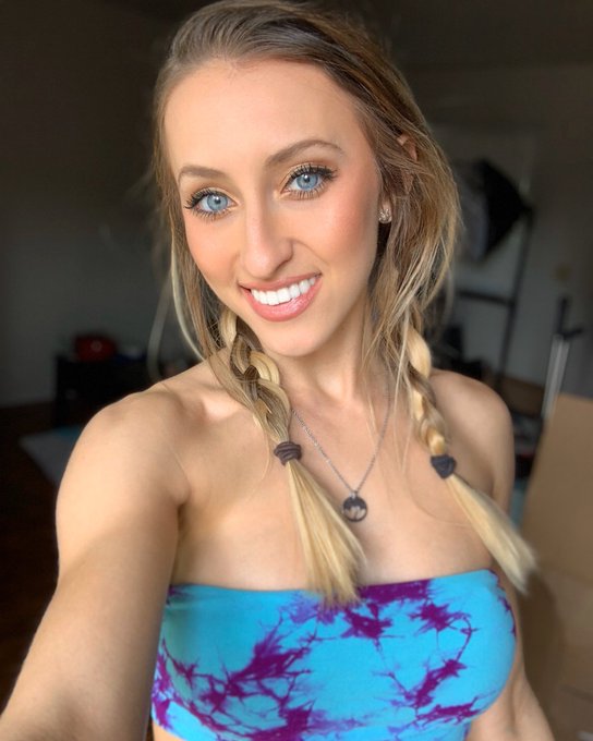 Watch Dani Day🌻's leaked NSFW photo on TwXstars