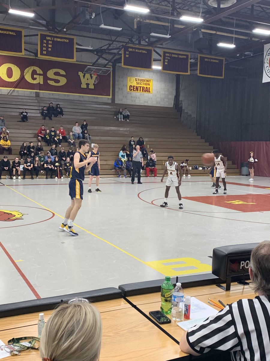 Marquette is up at the half 25-23