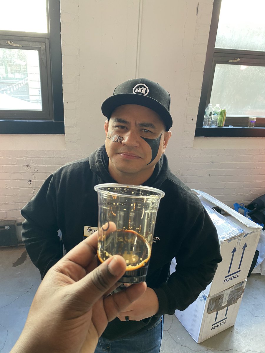 edwinmethu's tweet photo. Another amazing Pastry Town fest by @OtherHalfNYC . A pleasure to pour with my guys . #ThreeChiefs https://t.co/OzBu7DIECF