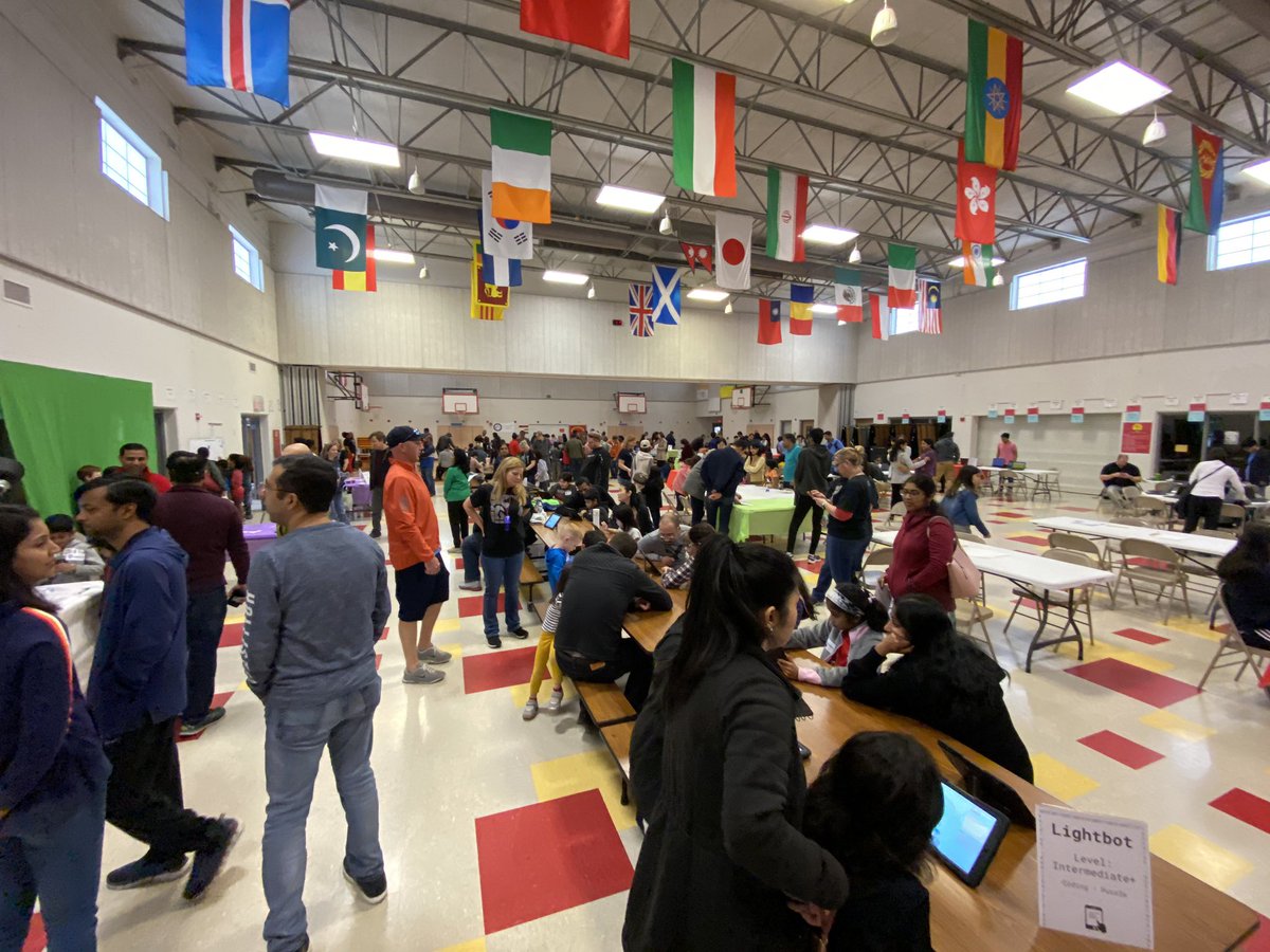 SommerMolina18's tweet photo. What an awesome Youth Code Jam at Sommer Elementary! Thanks @dclacey0715 and all those that helped make it such a success! @SommerVarljen  #sommercode #txcodejam https://t.co/GCEYM6vh6V