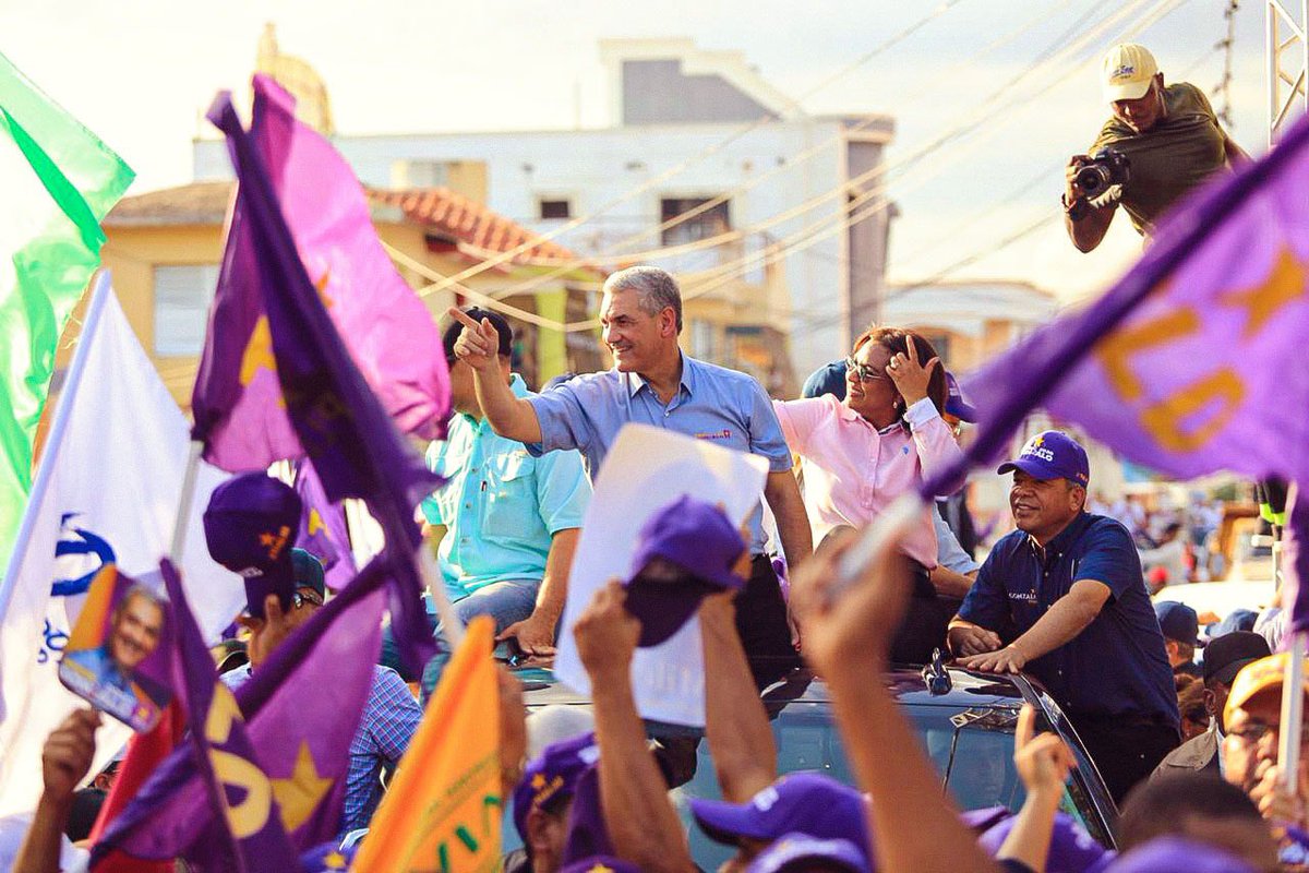 GonzaloCastillo's tweet photo. A llenar las urnas del voto morado por más oportunidades para San Francisco de Macorís y todo el país.

#EquipoRedesGonzalo #GonzaloPresidente #aTrabajar #MásOportunidadesParaTodos #SFMesDeGonzalo #VotaPLD https://t.co/Cn6vbH7xjV