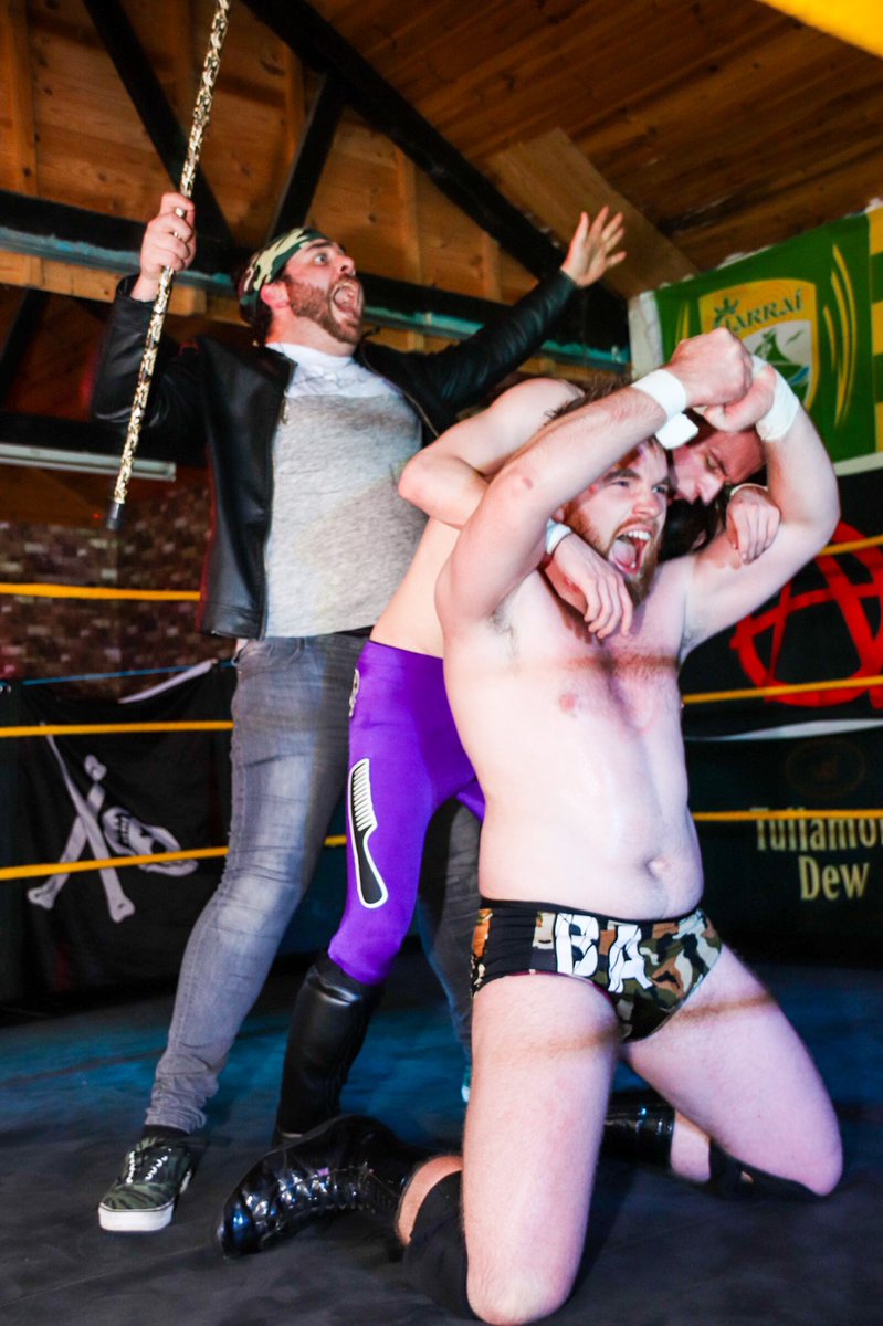 MarieTakesPics's tweet photo. A few of my favourite photos from @PHOENIXwrasslin tonight. What a show though... https://t.co/cqQzZSJYID