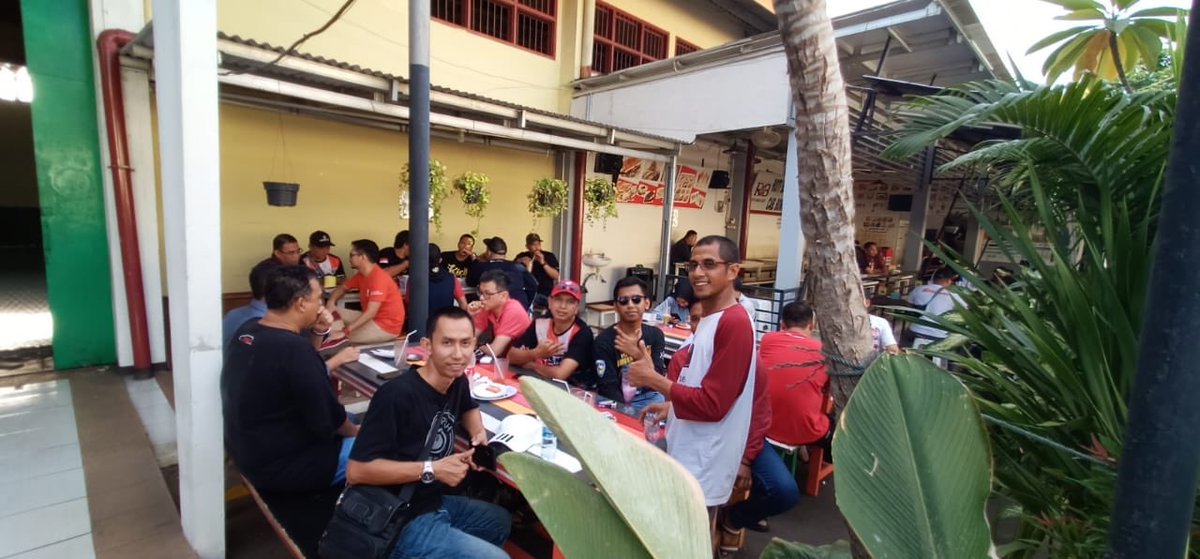 Kopdar wajib ERCI Jakarta di bulan februari tgl 7 feb 2020. bertempat d rotibakar eddy jakarta selatan
#kopdar #ercijakarta #erci #kodarwajib #dontworrybeerci #satuhatisatuerci