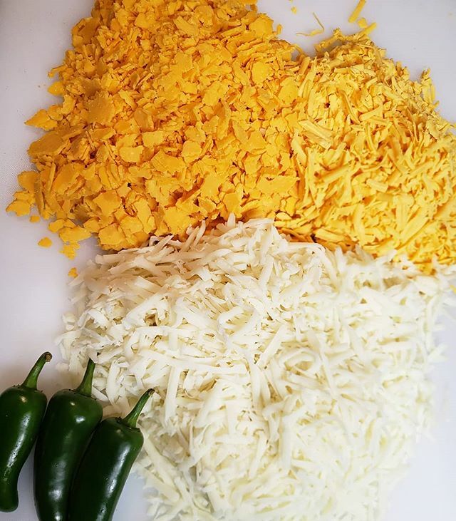 Jalapeno cheese sauce in the making 😋 
@greenwoodsmokehousebbq
#papeanddanforth (via Instagram ift.tt/39xvFBF)