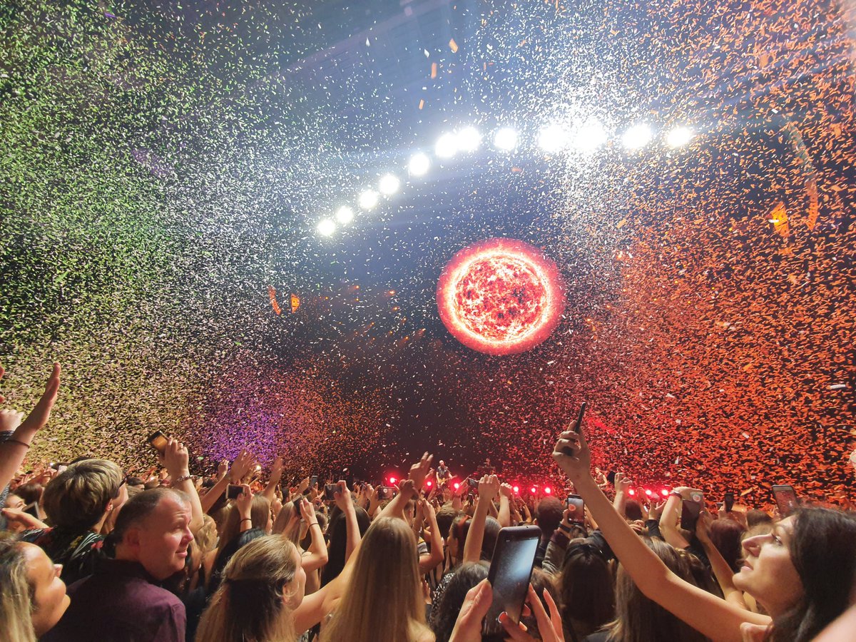 EenDenise's tweet photo. #thescriptlivedublin https://t.co/GwJjzfE5zd