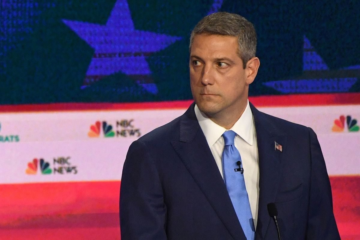 MouthofBezos's tweet photo. Breaking Rep. Tim Ryan endorses Joe Biden. Joe’s “decline” and “lack of clarity” are just what we need to keep Corporate Lobbyists Running The Country. #Biden2020 #Bernie2020 https://t.co/WcXdYNdGoI