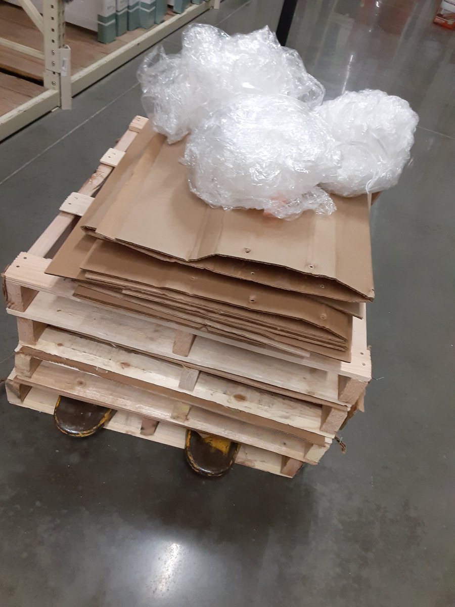 Jennife82621827's tweet photo. Clearing out that overhead. 4 pallets knocked out. #Store4747 #Millwork #HardWorkHappyCustomers https://t.co/ih0Cgj82rg