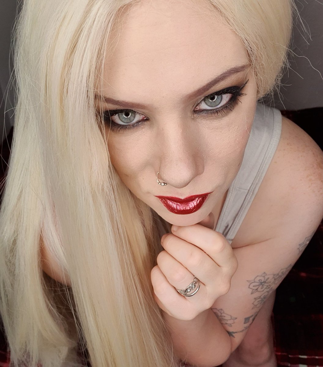 OwonderwomanX's tweet photo. Bit of bedtime mischief ๐ ..
... Follow my link if you wanna see the cheek! ๐๐
https://t.co/Ev9HChmc2o
#bedtime #cheeky #michief #onlyfansgirl #onlyfansbabe #bare https://t.co/FziADqFIQ6