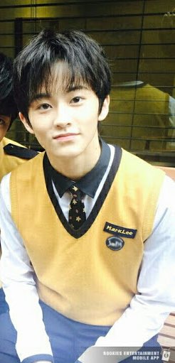 markleeily's tweet photo. 갑자기 병아리 교복 애옹이가 보고싶어서🥺💛 https://t.co/P58fxEH9yt