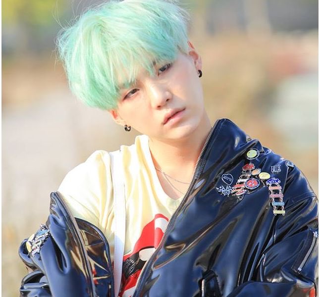 Noona_N_World's tweet photo. This bday baby and his various hair colors. Is there any hair color he can't pull off? πππ€·π»ββοΈ
#MinMarch #SUGA #μκ° #Meowch
@BTS_twt #MINYOONGI https://t.co/6YlS0gzcw4