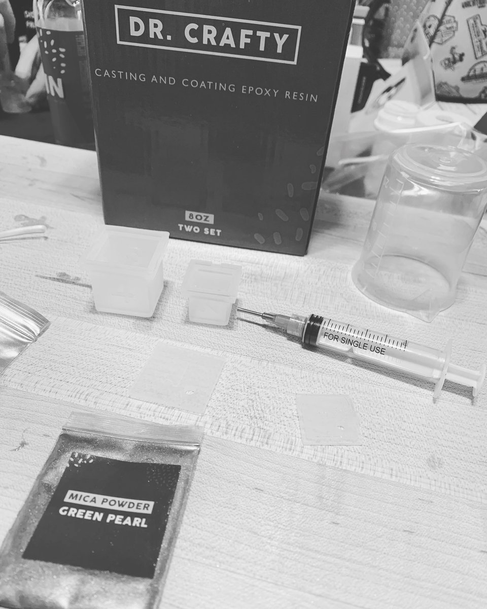 MthrFinPrincess's tweet photo. Wish me luck! #MakingDice #Resin https://t.co/Y7aKNklGS9
