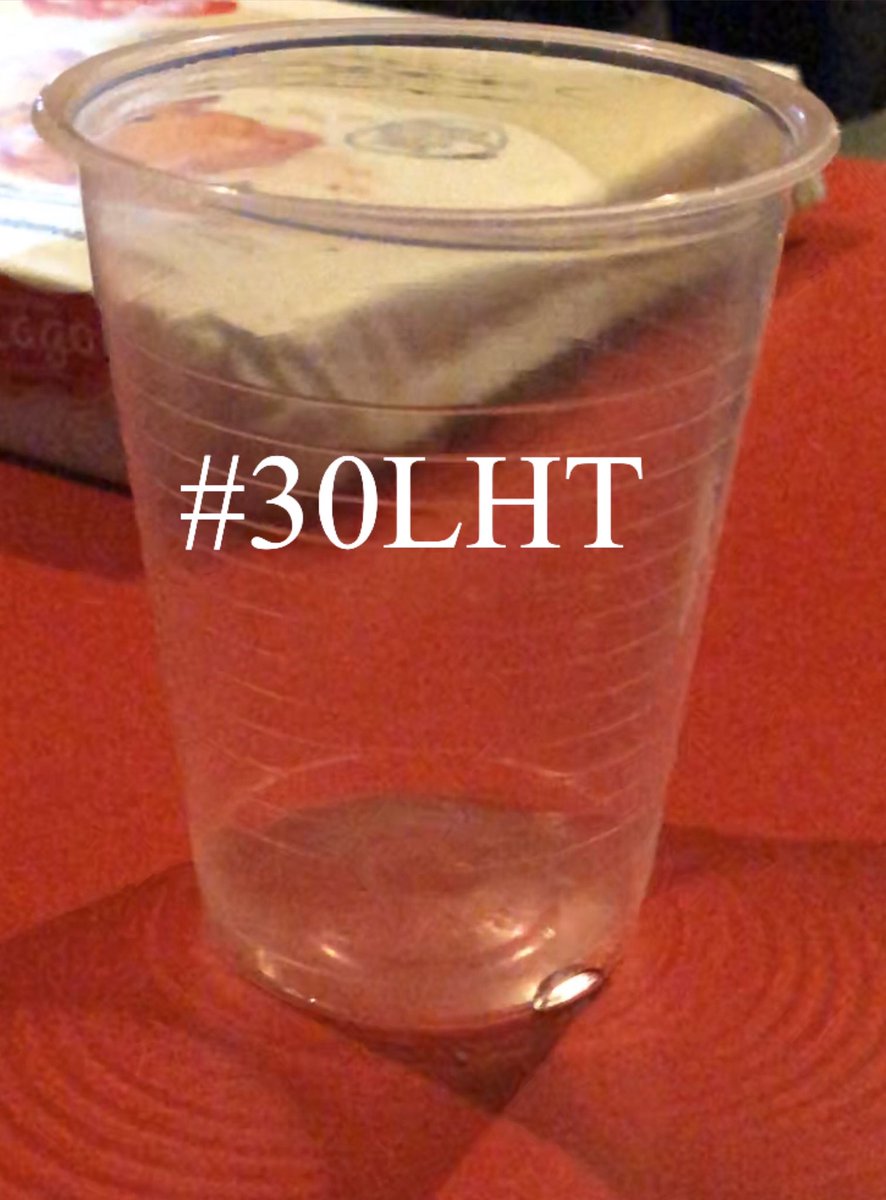 betamovil's tweet photo. @fervarelahn @ca_acosta #lahoradelte #30lht el vaso https://t.co/aB0AUU41ii