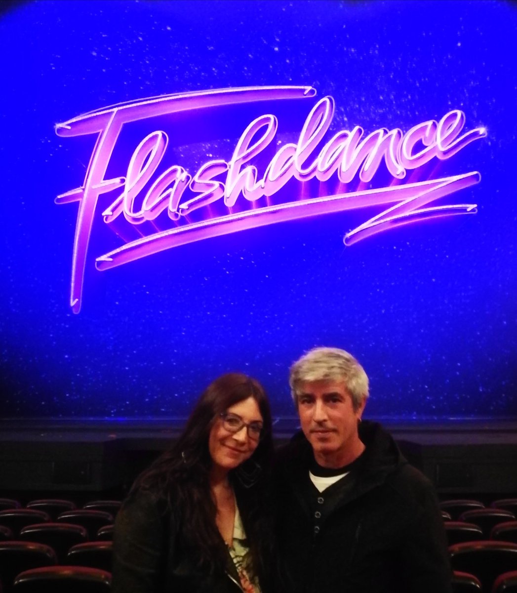 hadabril's tweet photo. Subidón después de ver #FlashDanceElMusical en el #TeatroNuevoApolo #Impresionante #Flashdance #Amazing https://t.co/yUJ5hrqzD3