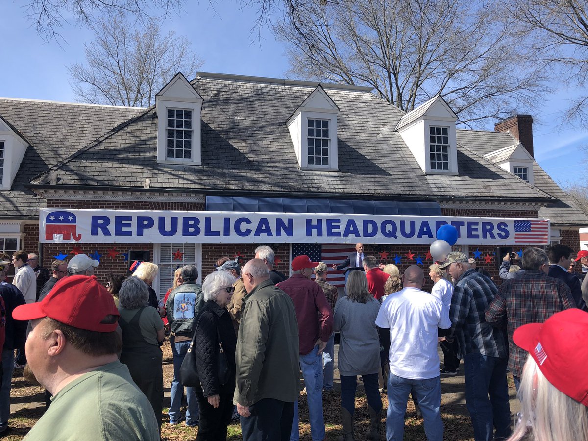 ABACRepublicans's tweet photo. Great times at the Columbus Republican Headquarters grand opening with Senate candidate @CollinsforGA 🇺🇸
#leadright #georgiagrit #abacrepublicans #gapol #collinsforsenate #dougcollins #trump2020 https://t.co/dzr7t05jJg