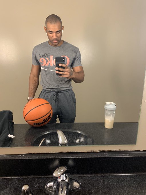 Y&rsquo;all see what I see? https://t.co/wIdd0DxX6t