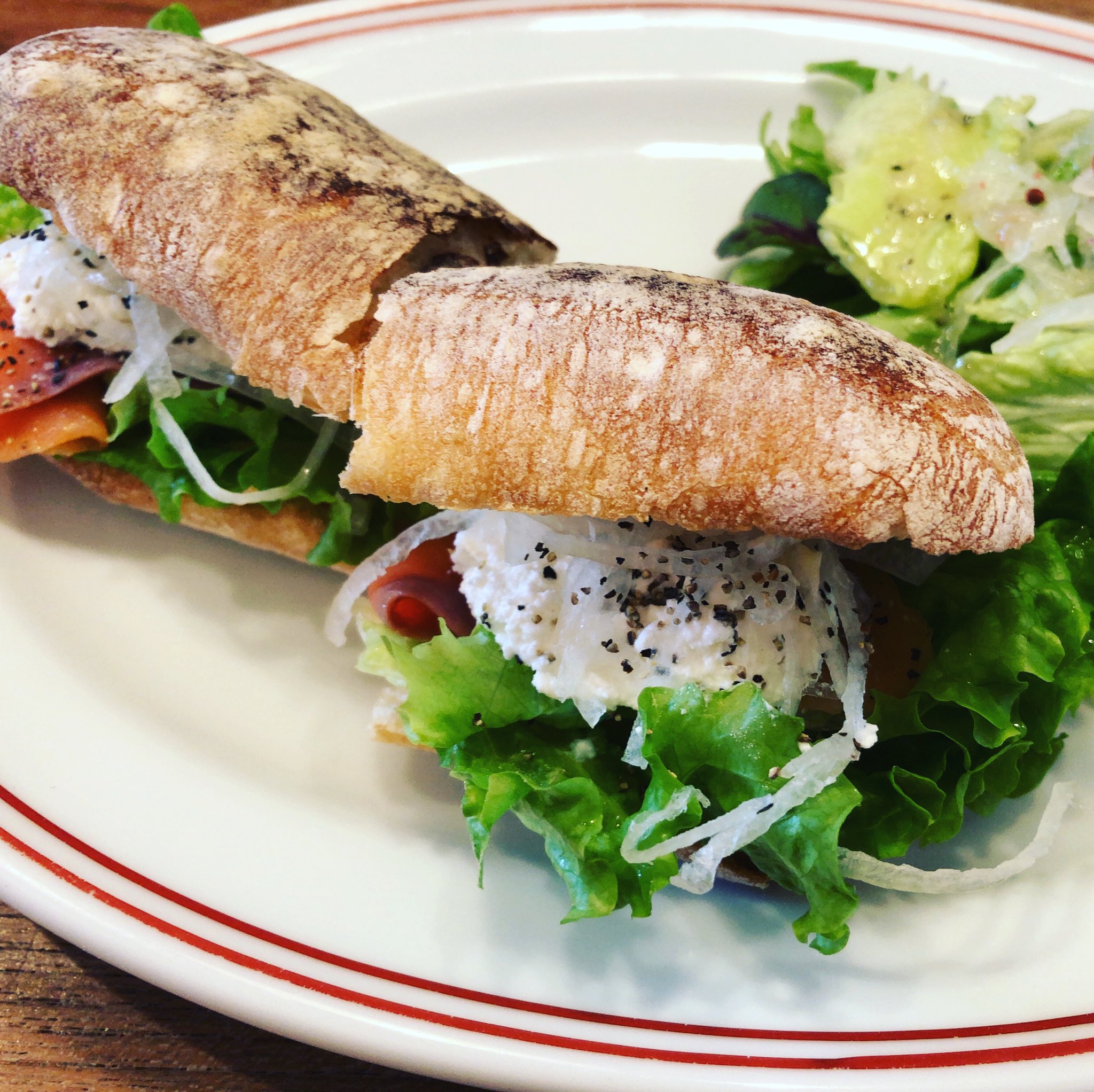 アディス ここのチャバタサンドが好きだ Sandwich チャバタサンド チャバタ サンドイッチ カフェルーツ T Co 28bmtsh7 Twitter