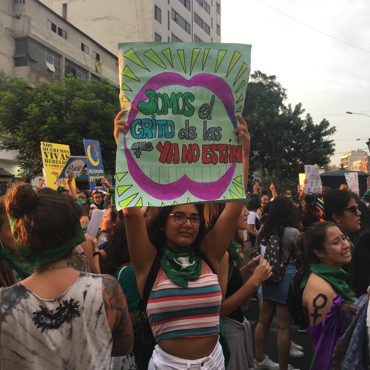 solangemorrr's tweet photo. juntas hacemos historia, hoy y todos los días del año. 💜 #8M https://t.co/Z6ThHB3ytz