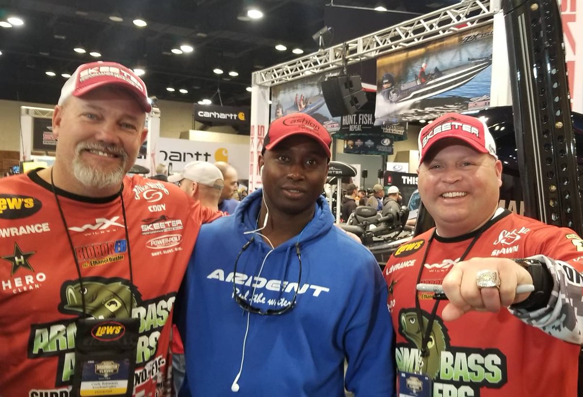 ArmyBassAnglers's tweet image. More fans of WFN - World Fishing Network hit TV Show #StrikeKings #FORCEonFORCE &amp;amp; more autographs--HOOAH! @Lews_Fishing @StrikeKingLures
@SkeeterTeam
@wileyx
@LowranceFishing
@Power_Pole
#2020BassmasterClassic #ArmyBassAnglers #SupportDefendFish