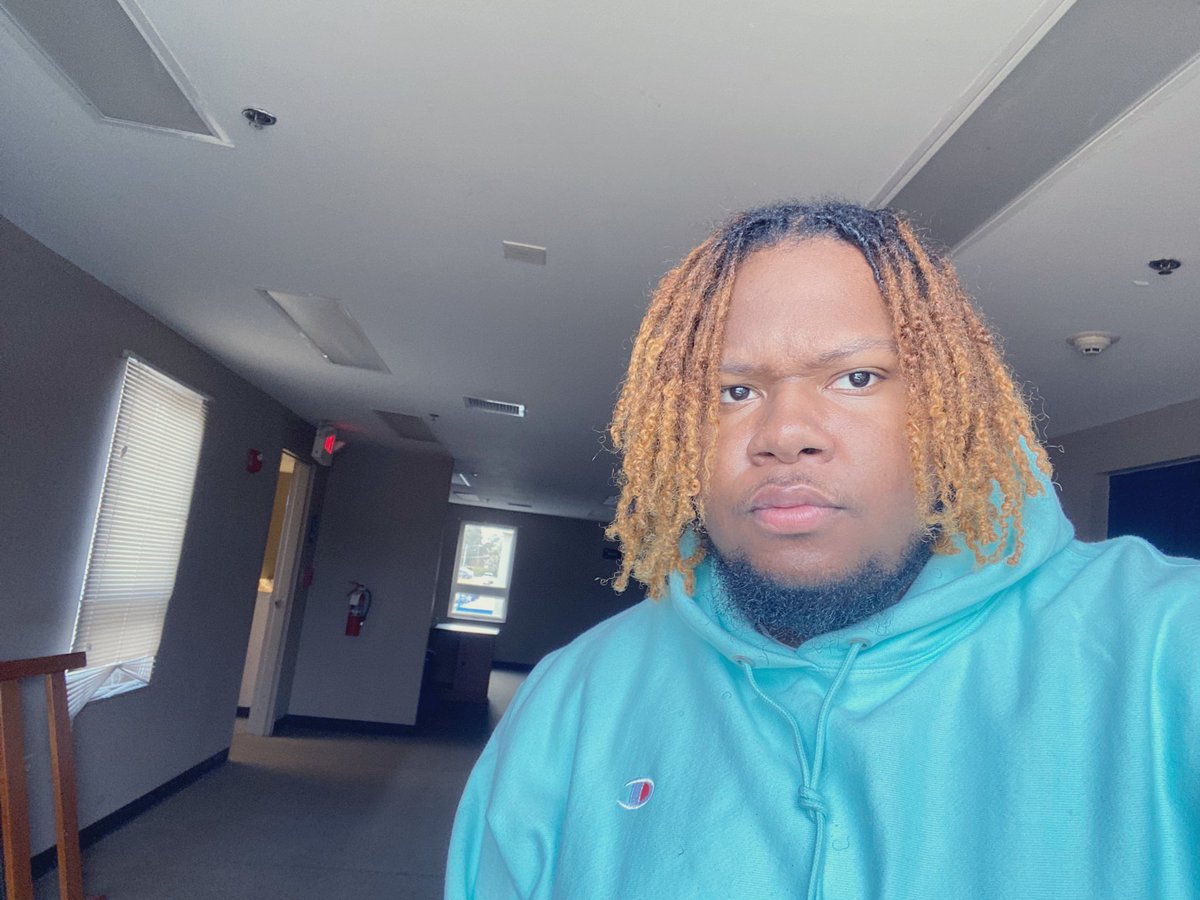 off_shizzy's tweet image. the gxlden mind of shizz 🌐