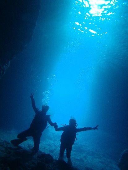 3月7日にお越しのお客様たちです！
青の洞窟、満喫しましたよ～☆
楽しい思い出作りにぴったりな沖縄旅行！
マリンスポーツは外せませんね！
続きはこちらをご覧ください↓↓↓
lapice.biz/info/blog/8836…