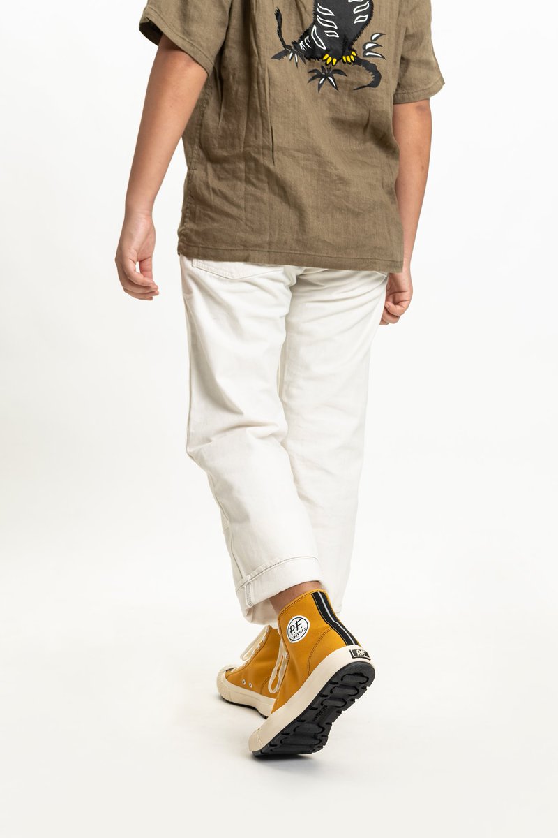 prontodenim's tweet photo. NEW ARRIVAL : PF FLYERS
ครั้งแรกกับรองเท้าผ้าใบ PF FLYERS ที่ PRONTO** เป็นผู้ออกแบบดีไซน์ รุ่น GROUNDER ในสีสันใหม่ “GOLD RUSH” ที่มีเข้ามาให้เลือกถึง 2 ทรง ทั้งทรงหุ้มข้อและทรงข้อสั้น
รับชมรายละเอียดเพิ่มเติม👇
https://t.co/K7H8rIBIUx
#pronto #prontodenim #pfflyers https://t.co/O4yH2g0RIO