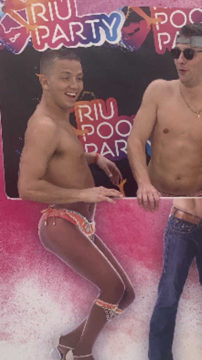 BryceButler7's tweet image. Swipe for the best pic of Beau the world has ever seen 🤣🤣