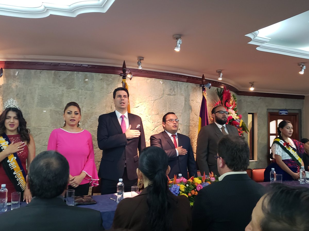 Sesión Solemne por los LXXV años de Vida Civil de la hermana Parroquia de San Joaquín.

Tierra de hombres y mujeres visionarios, emprendedores que día a día luchan para conseguir sus metas propuestas.

LOOR A SAN JOAQUIN en sus festividades!!!!
<a href="/carlosgarciaing/">Carlos Garcia Gomez</a> <a href="/gadpaccha1/">@gadpaccha</a>