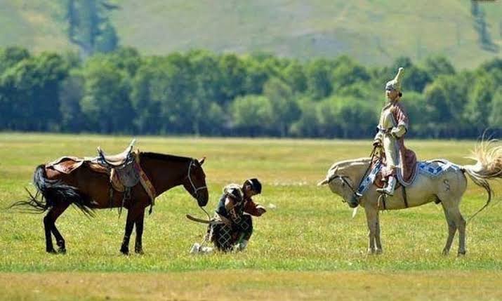 Kadına saygı Türk'ün töresindendir...
"Ey kahraman Türk kadını, sen yerde sürünmeye değil, omuzlar üzerinde göklere yükselmeye layıksın" 
- Mustafa Kemal Atatürk
#8MartDünyaKadınlarGünü