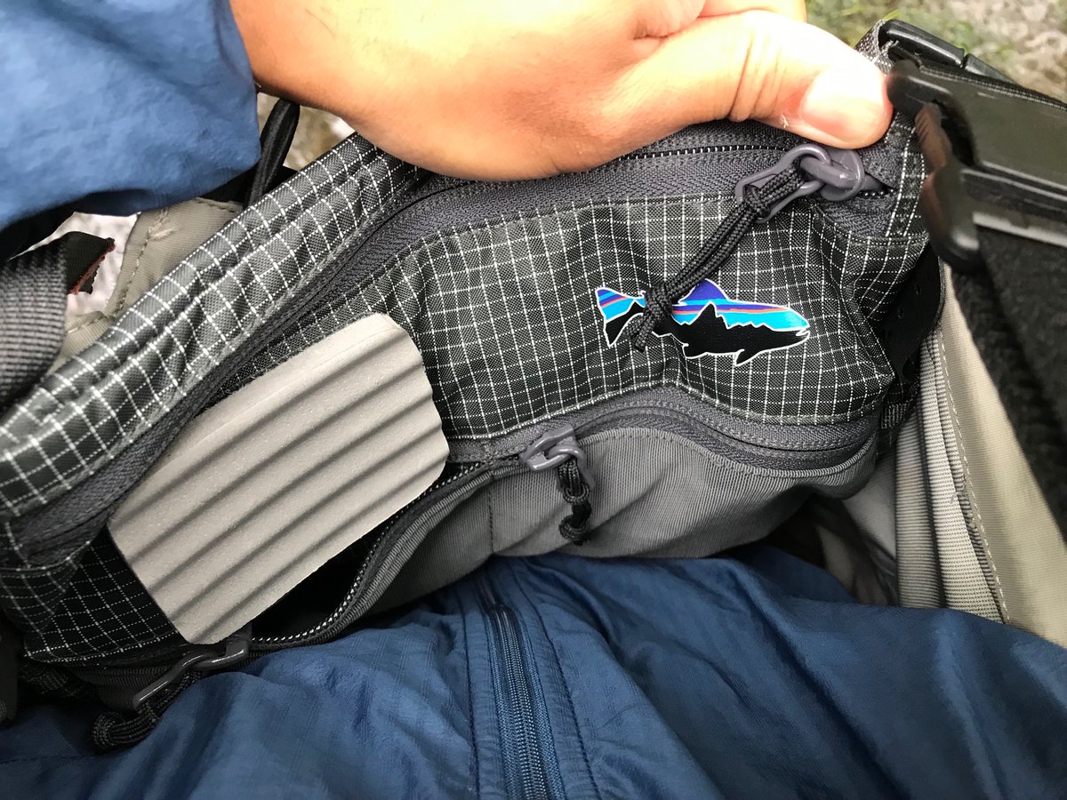 Lunker S ランカーズクシロ パタゴニア ウェーダーワークステーション 再入荷です 大人気で品切れが続き久々入荷です ウェーダーのサスペンダー部に装着する仕様で収納を増やしたい場合やよく使う物を収納しておくのに便利です バッグの両端にヒモを Lunker S ランカーズクシロ パタゴニア ウェーダーワークステーション 再入荷です 大人気で品切れが続き久々入荷です ウェーダーのサスペンダー部に装着する仕様で収納を増やしたい場合やよく使う物を収納しておくのに便利です バッグの両端にヒモを