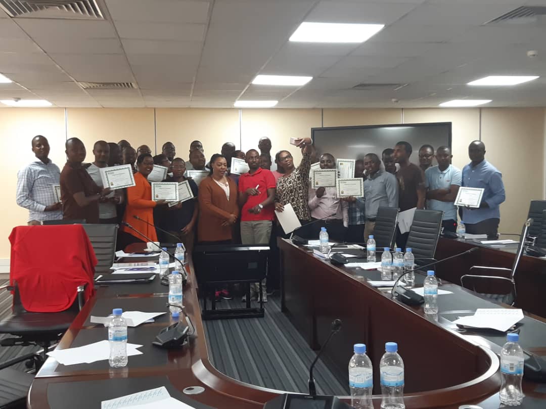 JaneNtunde's tweet photo. Fine‐tuning KPIs with Cogebanque Branch Managers🤗
Courtesy of GPO Partners
#PerformanceManagement
#Appraisal
#MyAfricanTriangle https://t.co/kir1gNn4WY