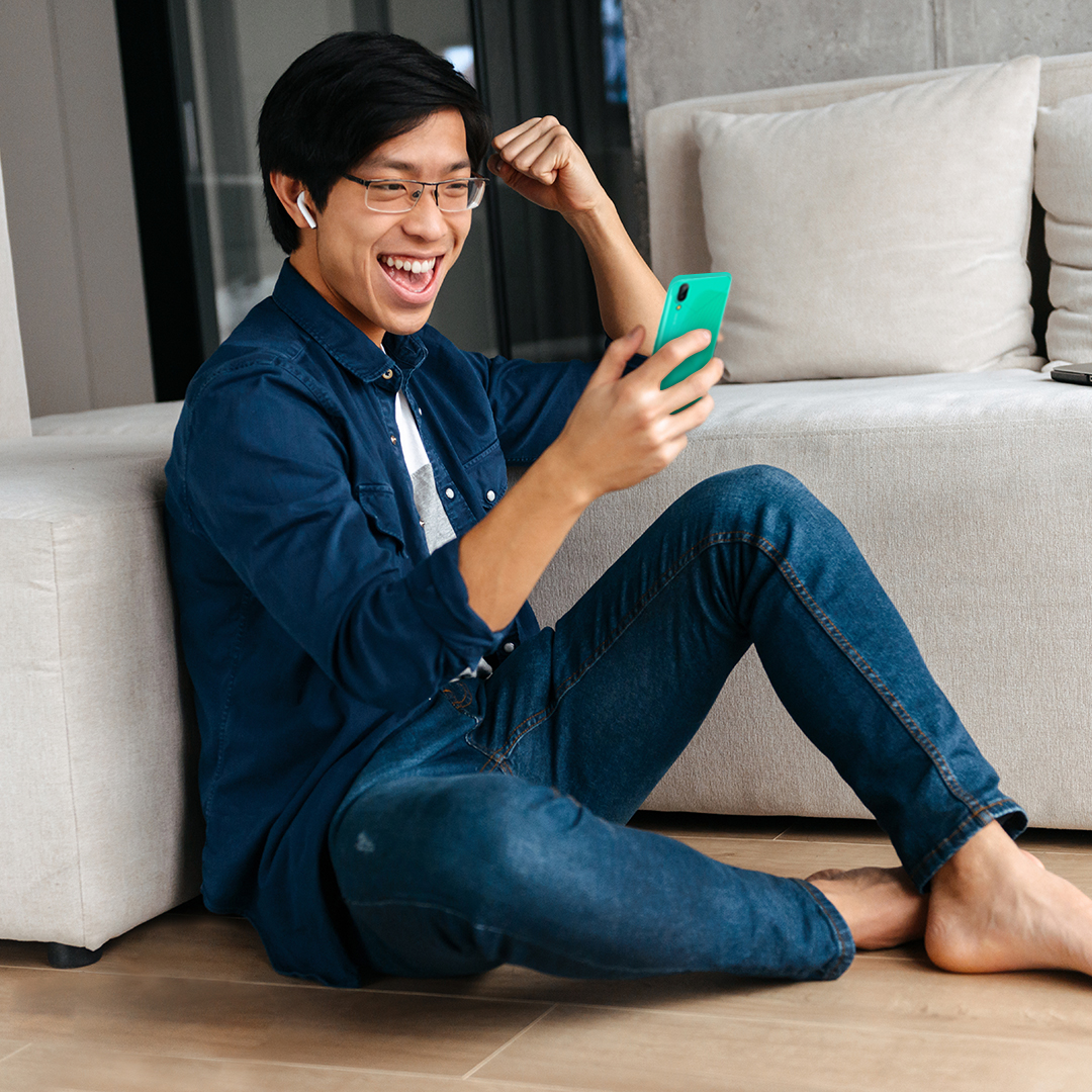 advan_id's tweet image. Gimana sih cara nikmatin hari Minggu biar lebih seru? Gampang, main game favoritmu di #AdvanG3Pro2020 dan gunakan juga TWS @startgo.id aja! Selain wireless, suaranya juga detail banget! Absen dong buat yang udah punya TWS-nya. #NyamanPakeAdvan #AdvanG3Pro2020 #SuperSpeed #Advan