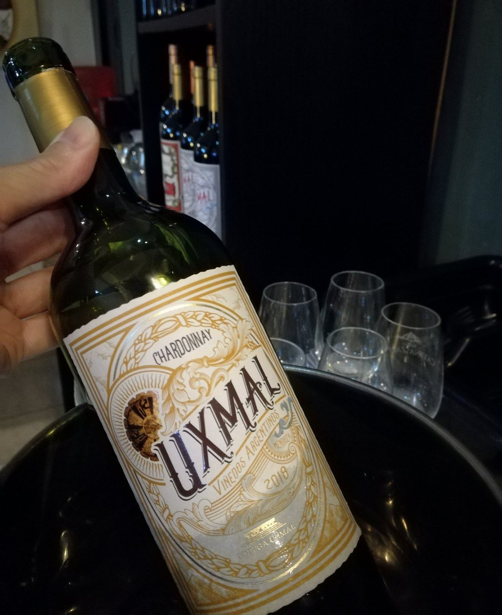 VictoriaArmesto's tweet photo. Recibiendo el Día de la Mujer en Olivo Restaurante 👏👏👏🍷
@BodegaUxmal @MartinArhancet 
@sancatta @TomyBodegas https://t.co/0TzGojmy4f