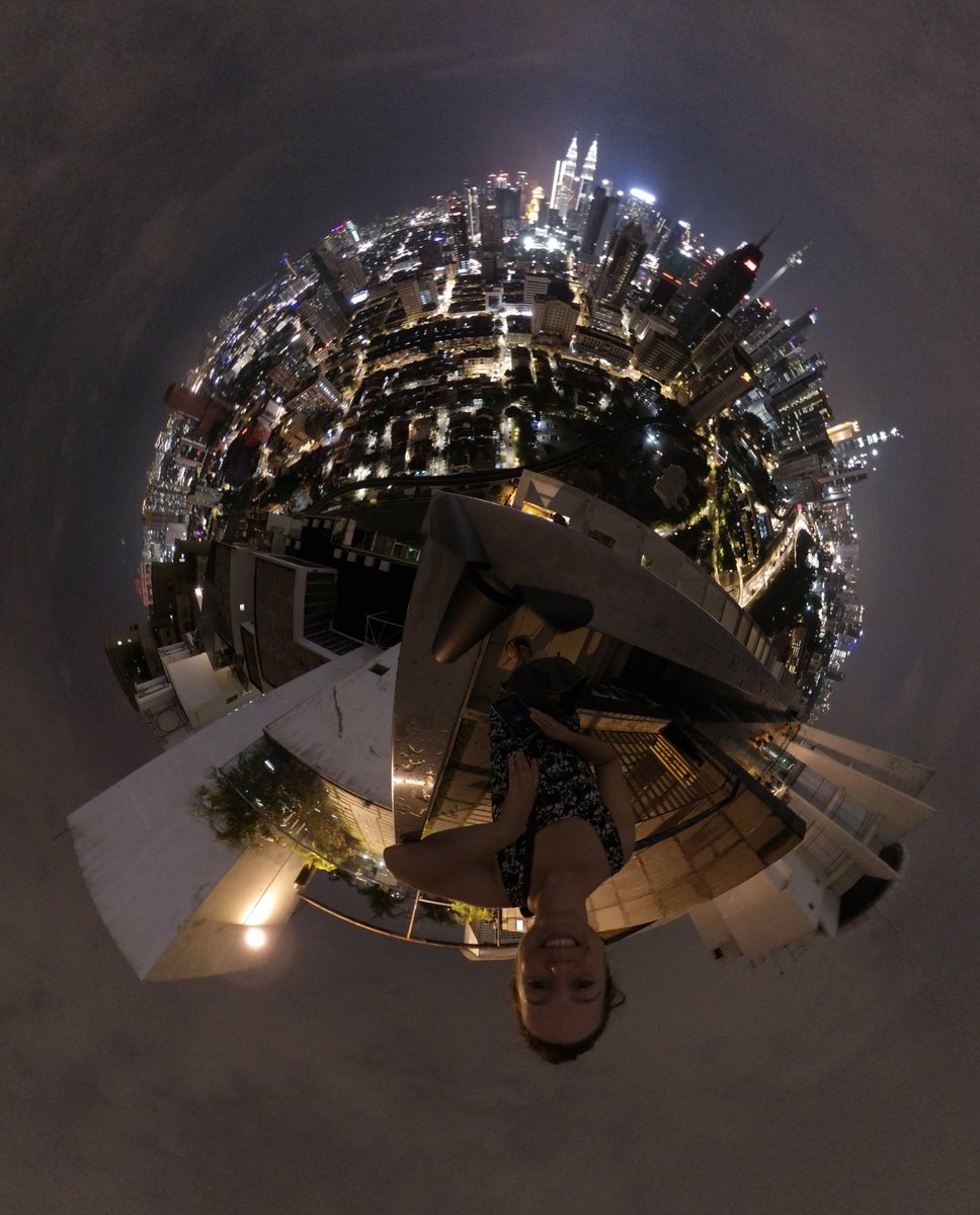 ViajarMudaVidas's tweet photo. Saudades que estava de fotos 360 🥰 #misphere #madvebture #kl #twintowers #malasia #littleplanet https://t.co/j72sL61agl